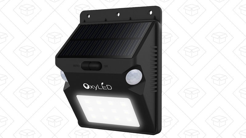 Luz con sensor de movimiento OxyLED OxySol, $12 con código OXYSL07F